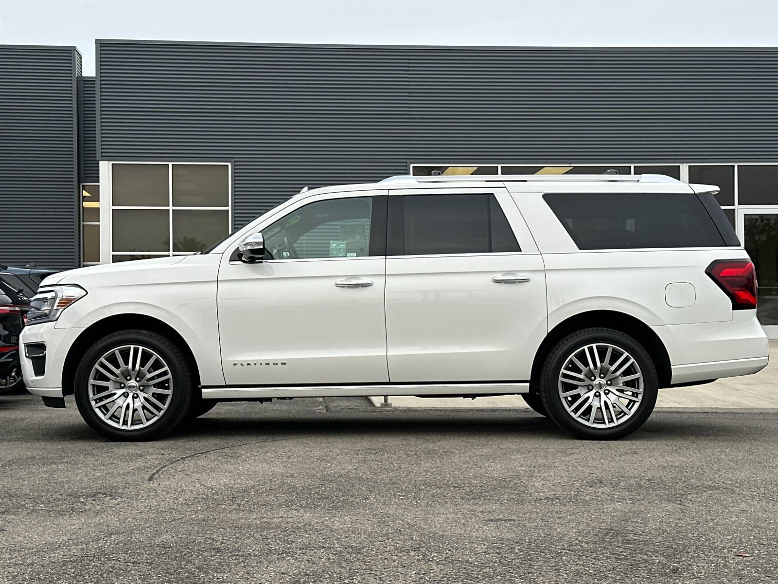Certified 2022 Ford Expedition Max Platinum image 2