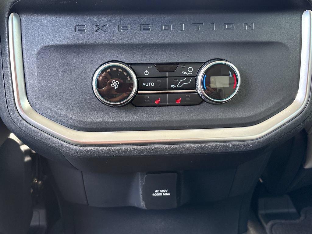 Certified 2025 Ford Expedition Max Platinum w/ Driver's Package AWD/4WD image 25