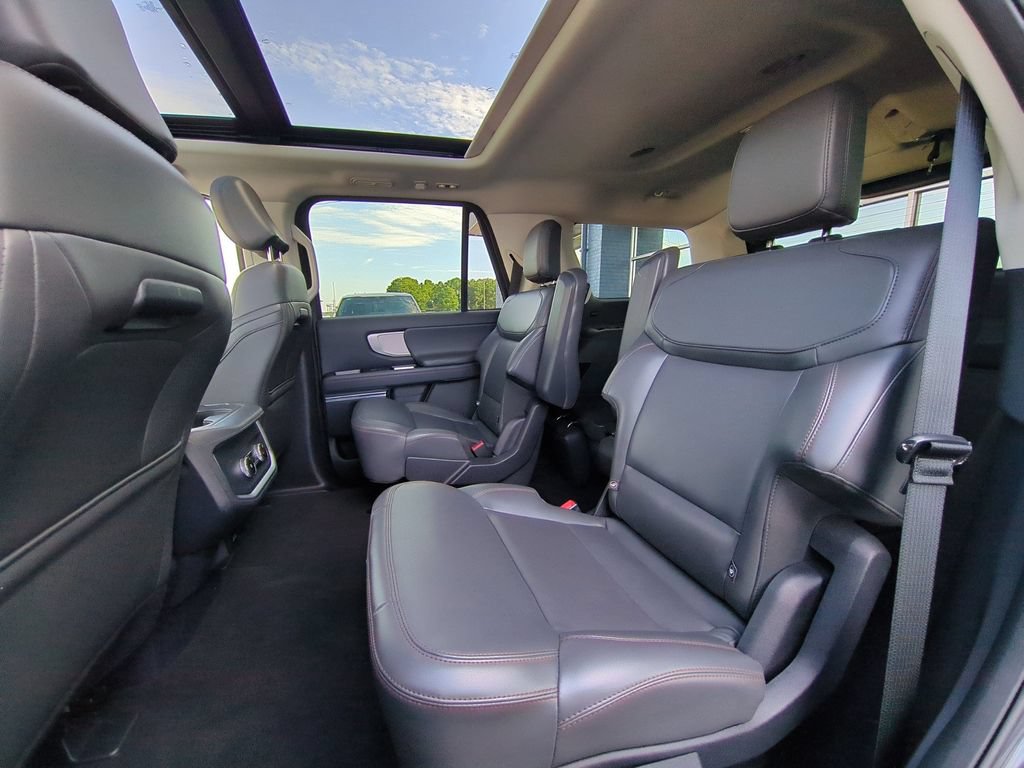 Certified 2025 Ford Expedition Active RWD image 28