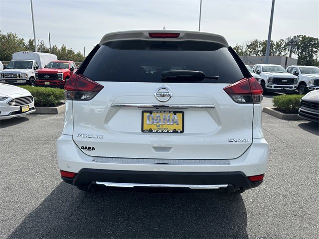 Used 2019 Nissan Rogue SV w/ Premium Package image 4