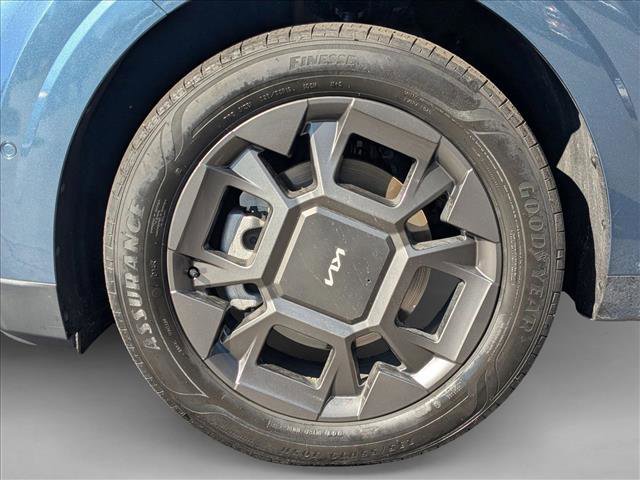 Used 2025 Kia Carnival SX image 23