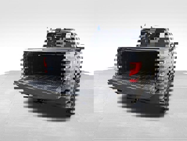 Used 2022 Nissan Titan PRO-4X w/ Pro-4x Convenience Package image 3