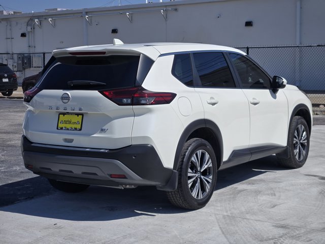 Used 2023 Nissan Rogue SV image 3