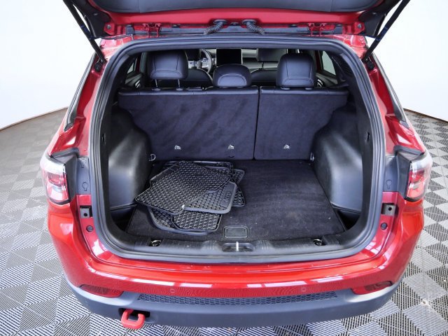 Used 2025 Jeep Compass Trailhawk AWD/4WD image 7