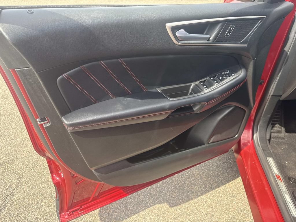 Certified 2023 Ford Edge ST-Line AWD/4WD image 17