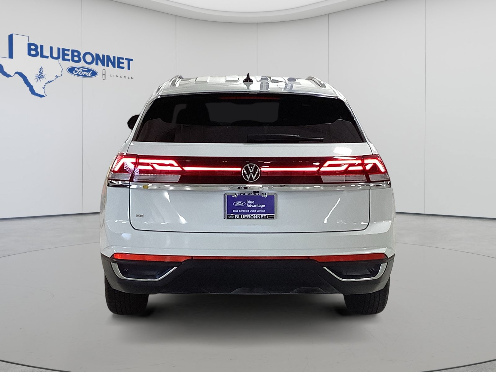 Used 2024 Volkswagen Atlas Cross Sport SE FWD image 6