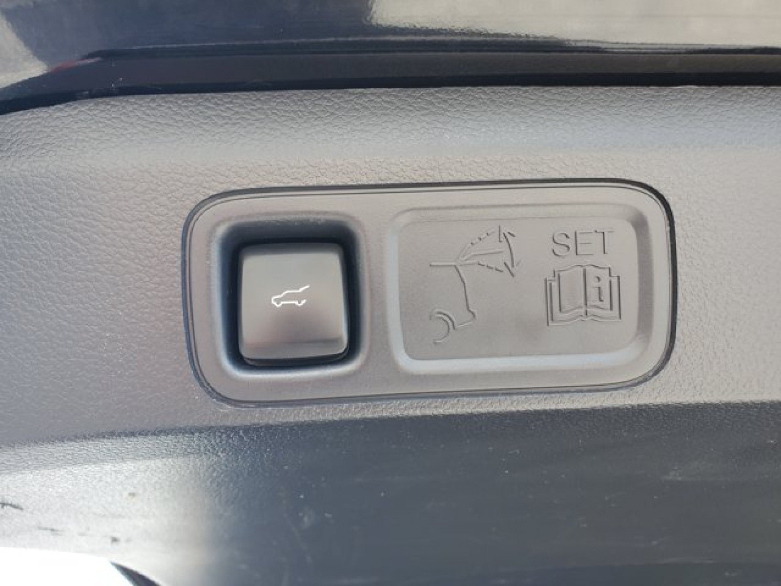 Certified 2024 Ford Expedition Max Platinum RWD image 9