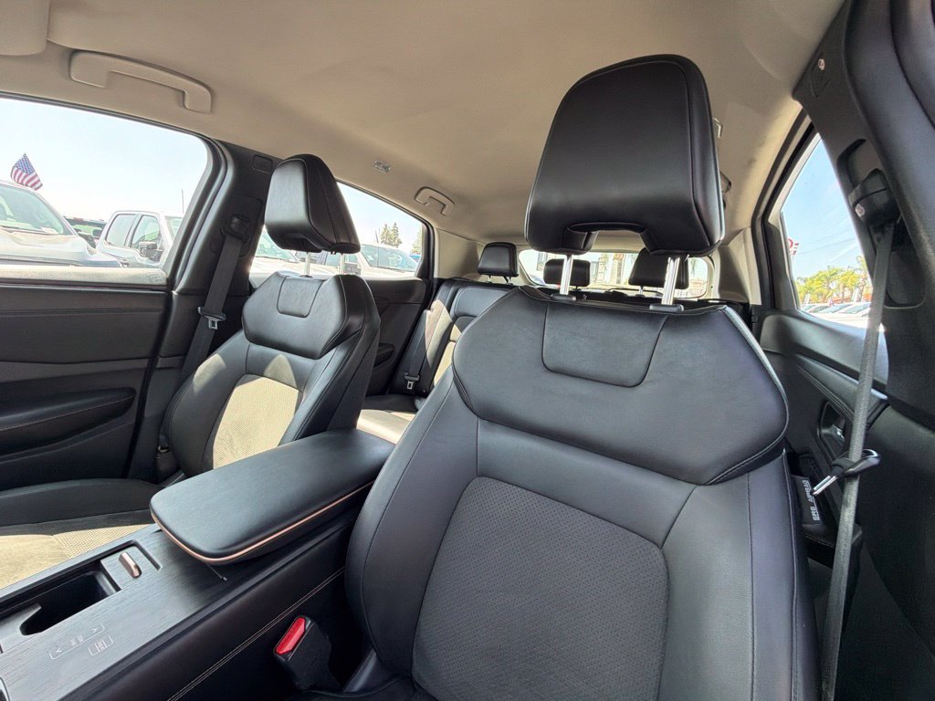 Used 2024 Nissan Ariya FWD image 25