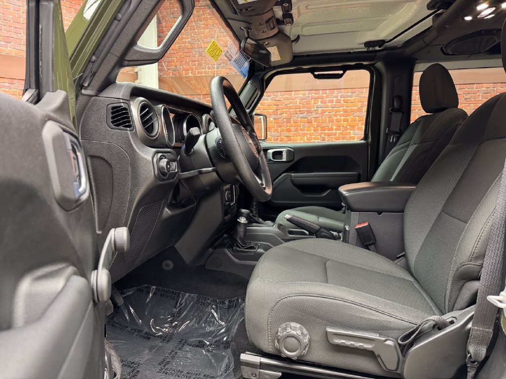 Used 2021 Jeep Wrangler Willys AWD/4WD image 22