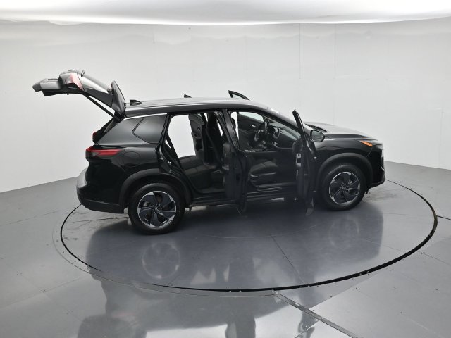 Used 2025 Nissan Rogue SV FWD image 46