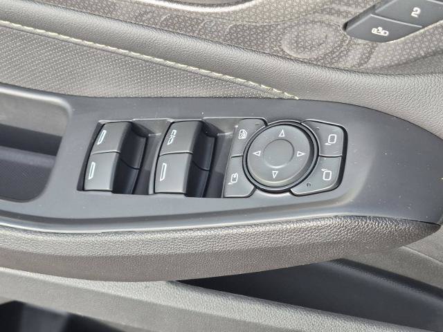 Used 2022 Chevrolet Traverse Premier w/ Redline Edition AWD/4WD image 16
