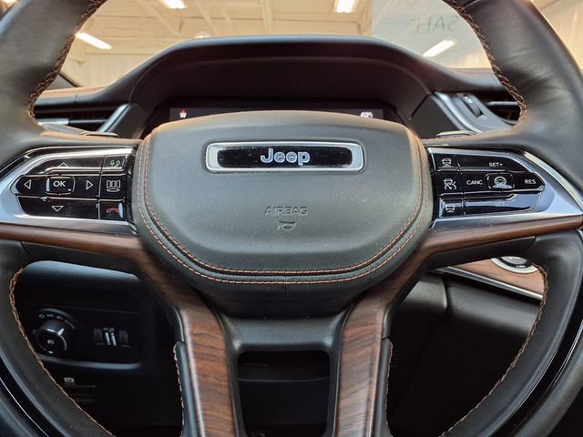 Used 2021 Jeep Grand Cherokee L Summit w/ Advanced Protech Group IV AWD/4WD image 18