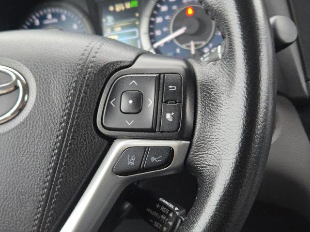 Used 2020 Toyota Sienna XLE image 32