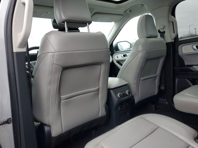 Certified 2025 Ford Explorer Active w/ Active Comfort Package AWD/4WD image 35