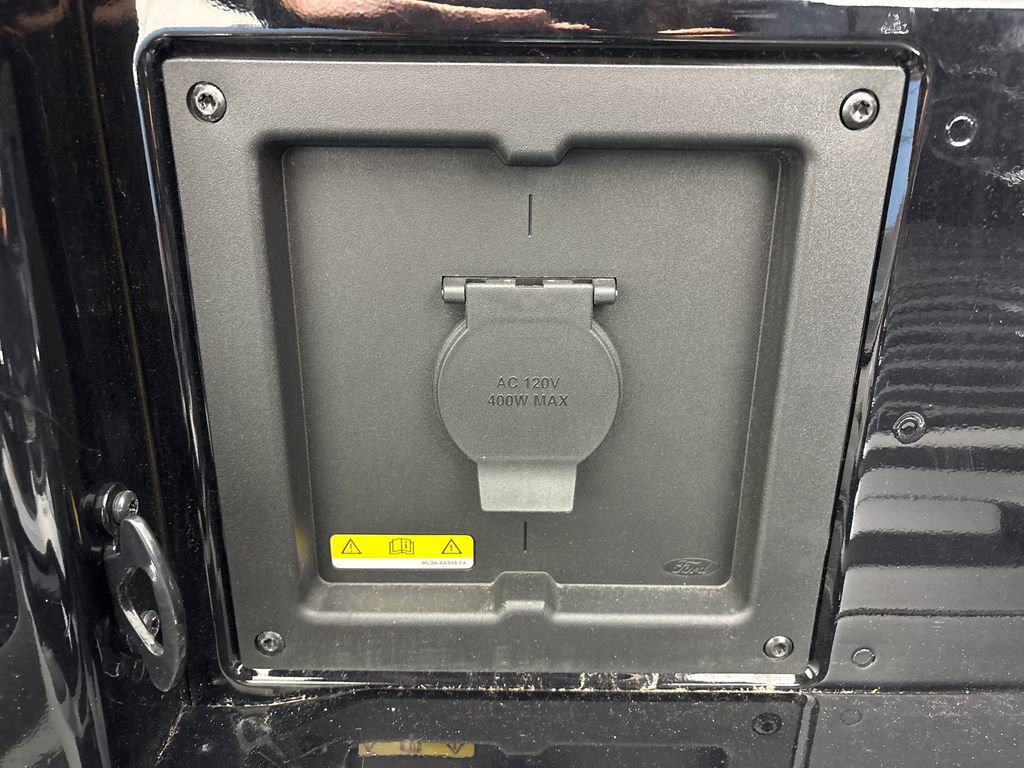 Certified 2023 Ford F150 Lariat w/ Equipment Group 502A High image 31