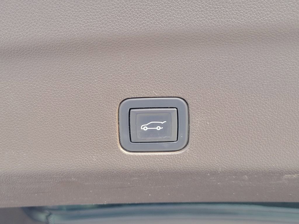 Used 2021 GMC Yukon XL SLT w/ Rear Media and Nav Package image 13