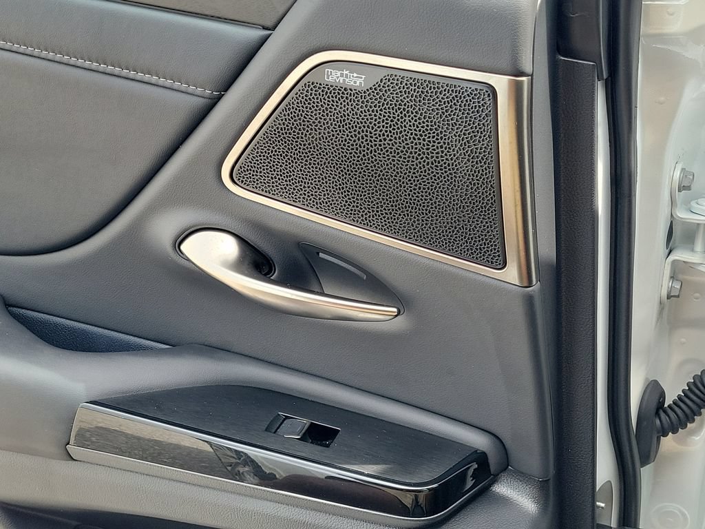 Used 2025 Lexus ES 350 Ultra Luxury w/ Accessory Package (Z1) FWD image 19