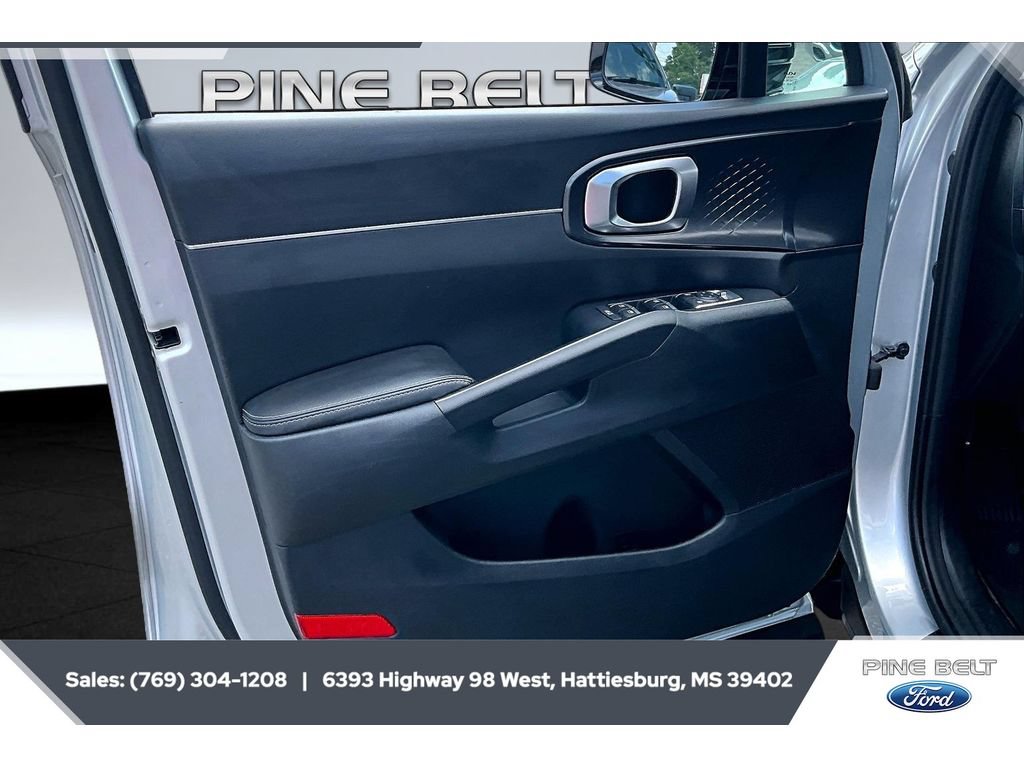 Used 2022 Kia Sorento S w/ Panoramic Sunroof Package FWD image 18
