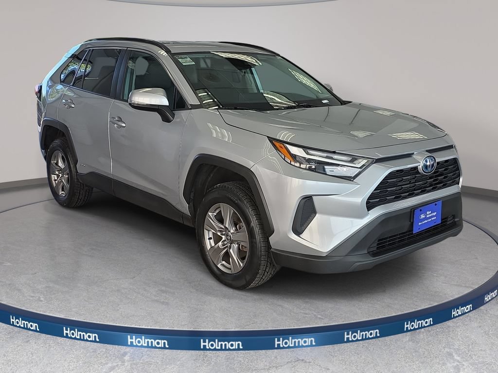 Used 2024 Toyota RAV4 XLE AWD/4WD image 3