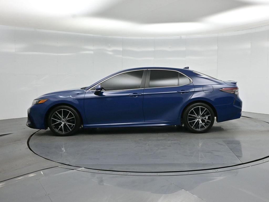 Used 2023 Toyota Camry SE w/ Cold Weather Package image 25