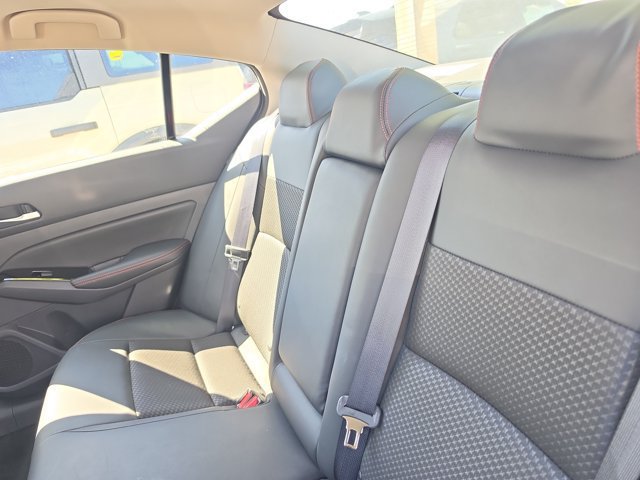 Used 2025 Nissan Altima 2.5 SR FWD image 12