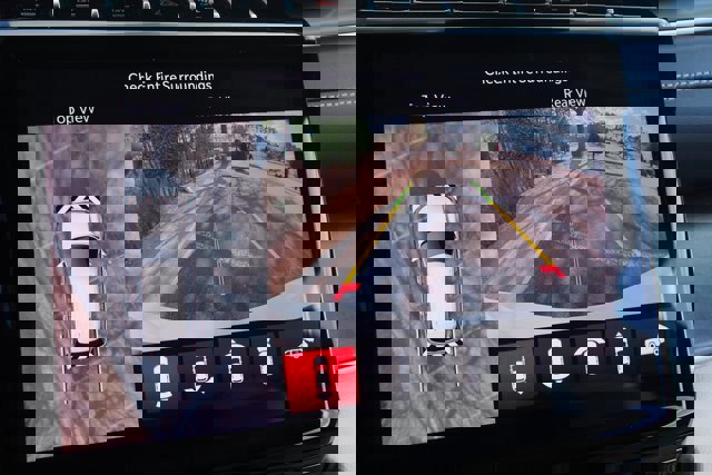 Used 2025 Jeep Grand Cherokee L Limited w/ Luxury Tech Group II image 35