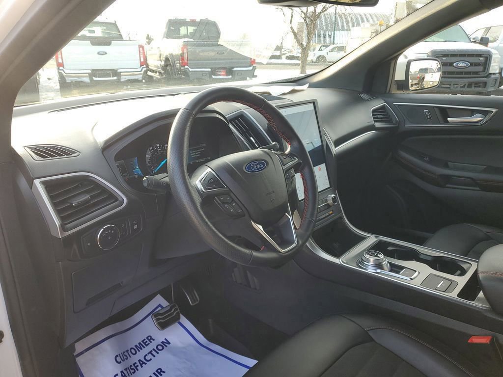 Certified 2022 Ford Edge ST-Line w/ Class II Trailer Tow Package image 16