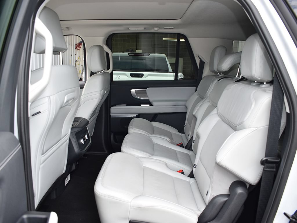 Certified 2025 Ford Expedition Max Platinum AWD/4WD image 6