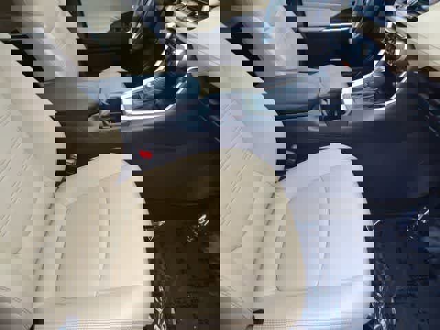 Used 2023 Toyota RAV4 XLE Premium image 15