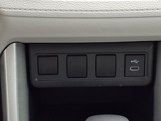 Used 2024 Toyota Corolla Cross L FWD image 9