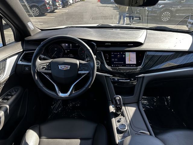 Used 2023 Cadillac XT6 Premium Luxury w/ Technology Package image 14