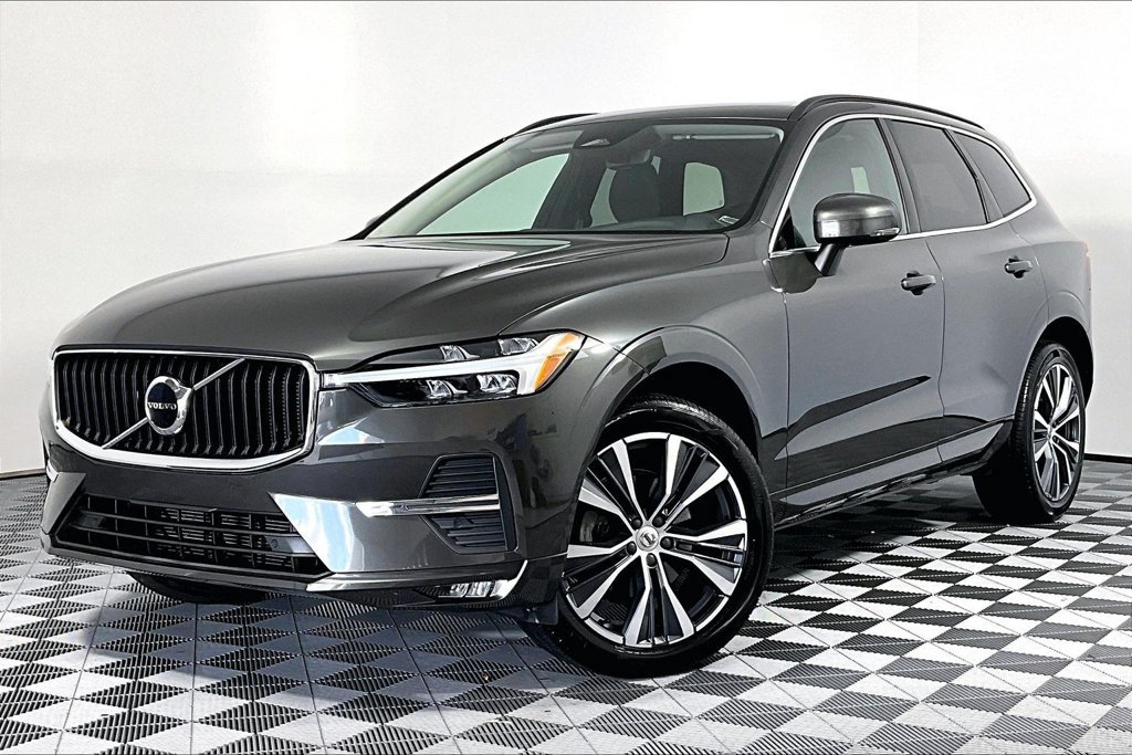 Used 2022 Volvo XC60 B5 Momentum FWD image 2