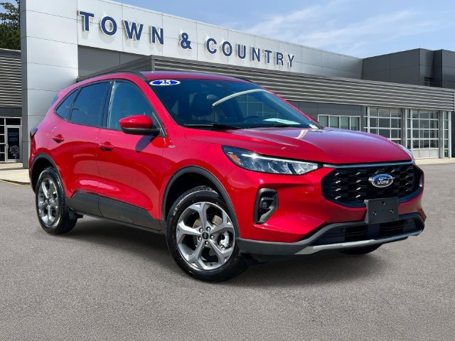 Certified 2025 Ford Escape ST-Line Select AWD/4WD image 1