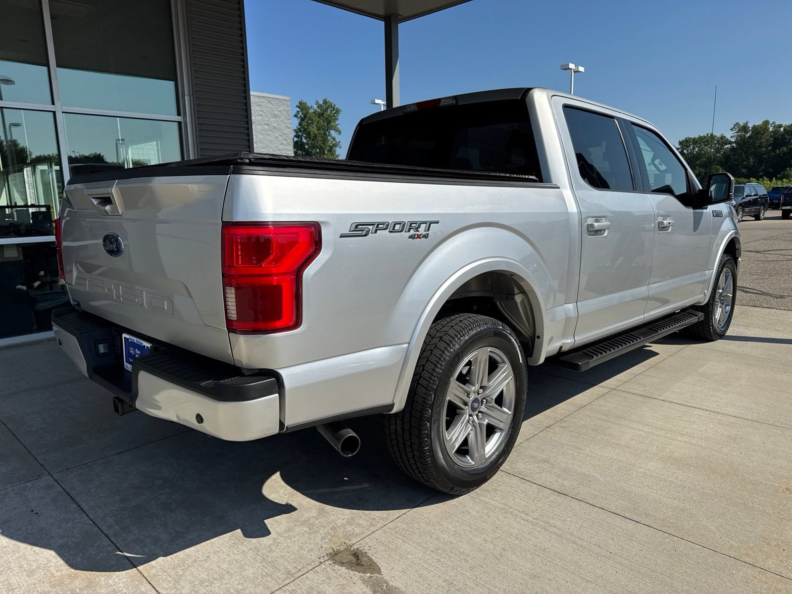 Certified 2019 Ford F150 Lariat w/ Equipment Group 502A Luxury AWD/4WD image 8