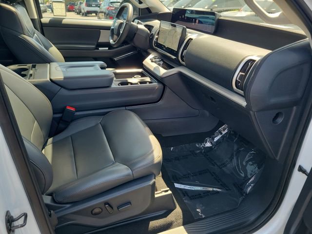 Certified 2025 Ford Expedition Active AWD/4WD image 18