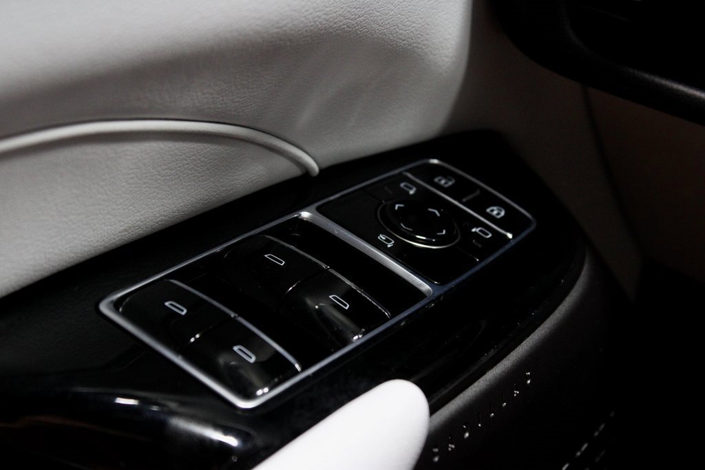 Used 2024 Cadillac Lyriq Luxury image 24