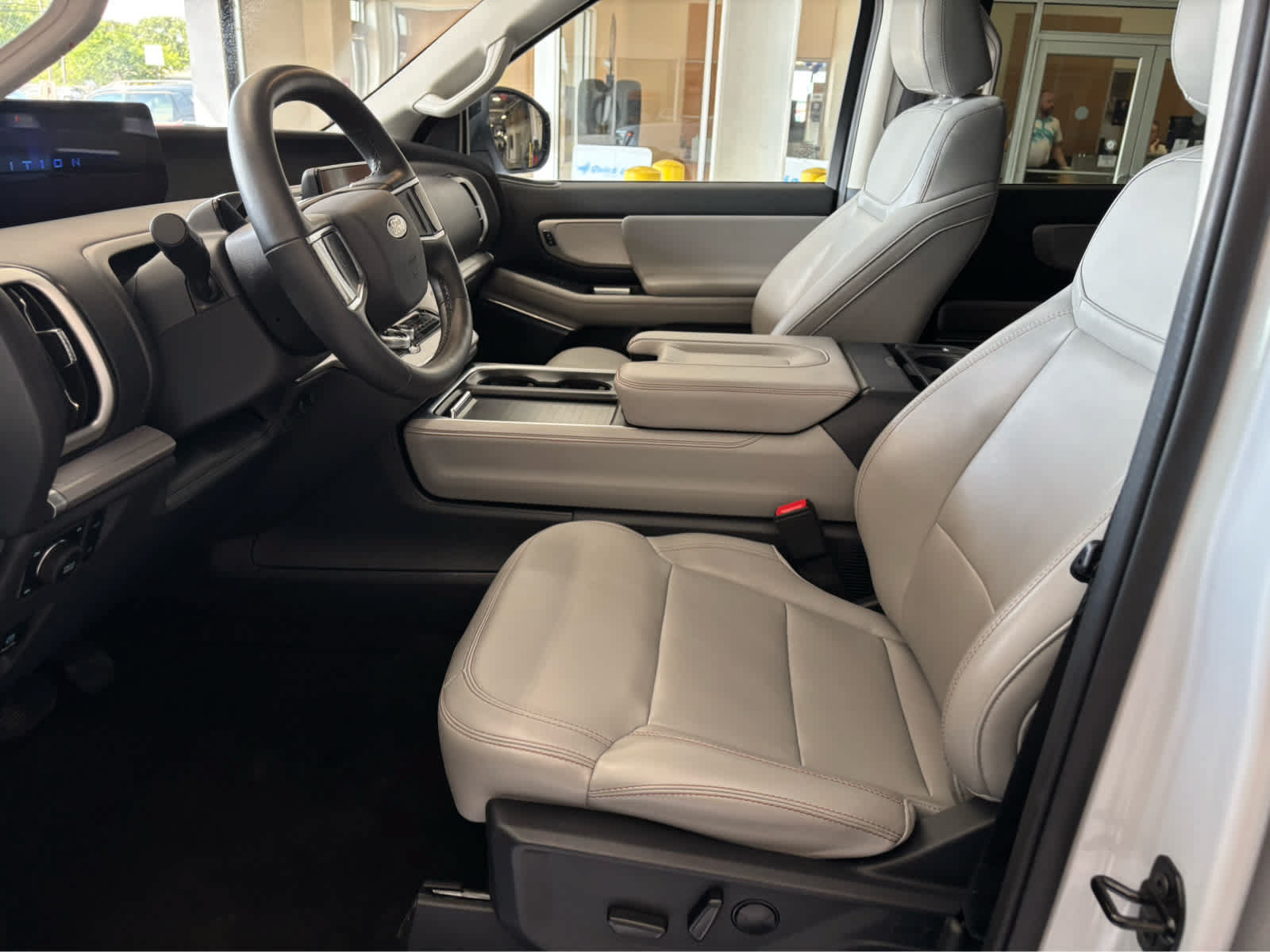 Certified 2025 Ford Expedition Active AWD/4WD image 25