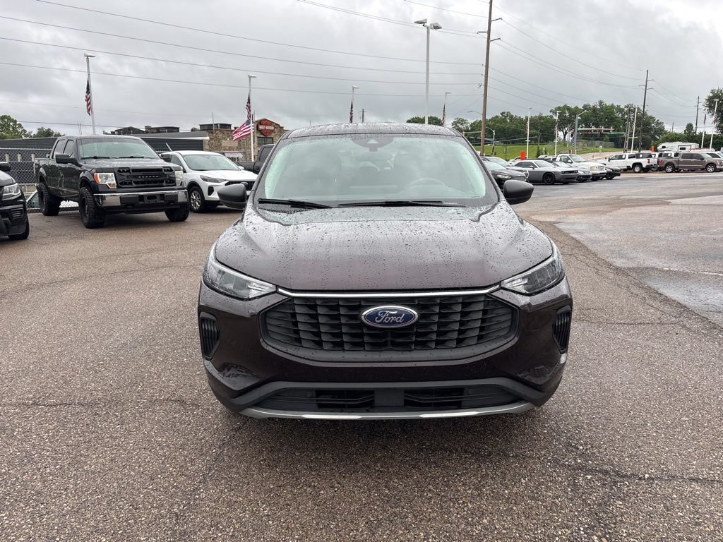 Certified 2023 Ford Escape Active w/ Tech Pack #1 AWD/4WD image 2