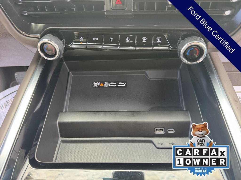 Used 2025 Chevrolet Suburban LT RWD image 25