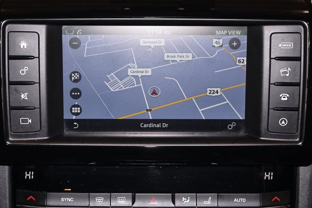 Used 2018 Jaguar F-PACE Premium image 31