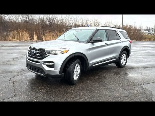 Certified 2023 Ford Explorer XLT w/ Equipment Group 202A AWD/4WD image 7