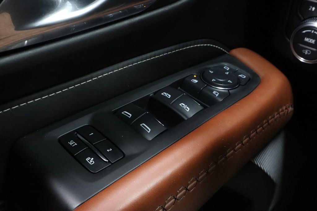 Used 2024 GMC Yukon XL Denali Ultimate AWD/4WD image 30