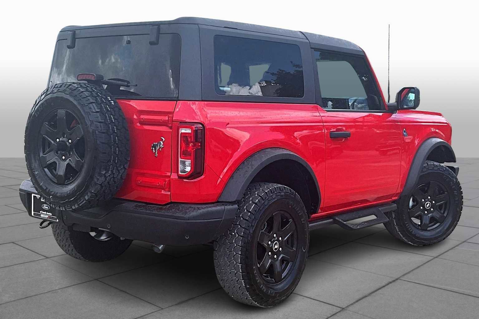 Certified 2024 Ford Bronco Black Diamond image 3