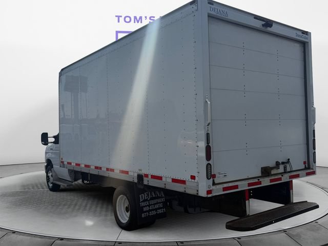 Certified 2022 Ford E-350 and Econoline 350 Super Duty w/ Power Windows & Locks Group RWD image 3