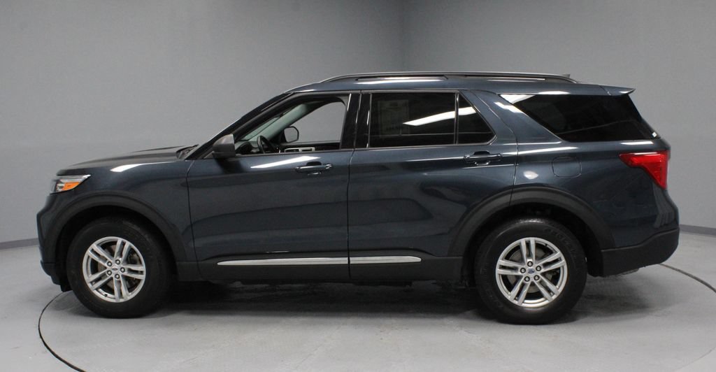 Certified 2022 Ford Explorer XLT w/ Equipment Group 202A AWD/4WD image 8
