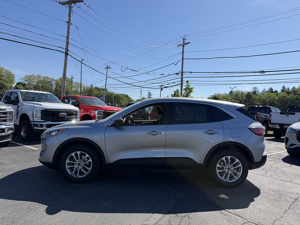 Certified 2022 Ford Escape SE w/ Cold Weather Package AWD/4WD image 4