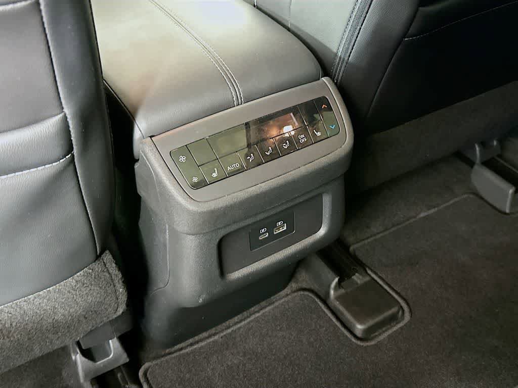 Used 2023 Nissan Pathfinder SL w/ SL Premium Package AWD/4WD image 13