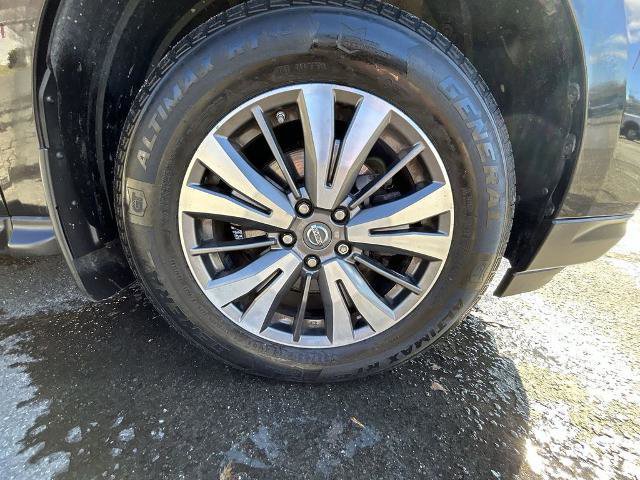 Used 2017 Nissan Pathfinder SL w/ SL Tech Package image 10