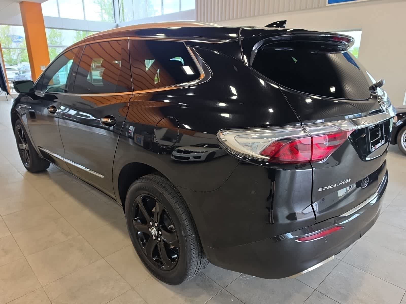 Used 2023 Buick Enclave Essence w/ Sport Touring Edition FWD image 11