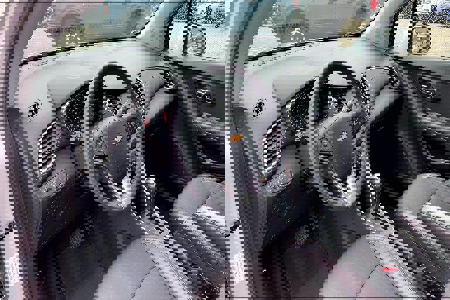 Used 2022 Chevrolet Trax LT w/ Driver Confidence Package image 17